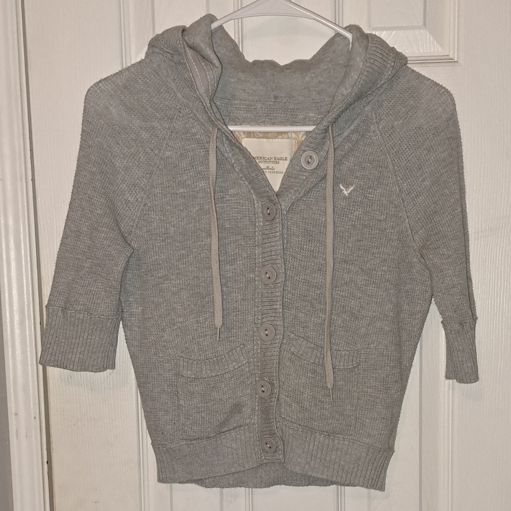 American Eagle gray cropped sweater